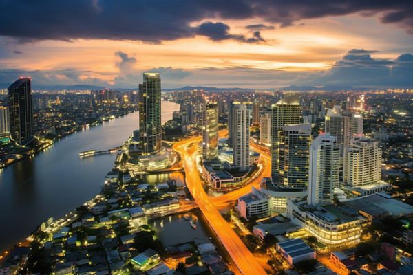 集團(tuán)管控的核心要素：策略，協(xié)同，風(fēng)險(xiǎn)與合規(guī)