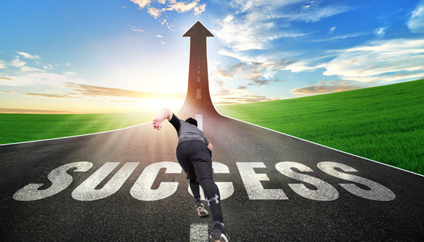 如何利用營銷咨詢公司的數據分析能力進行策略制定？