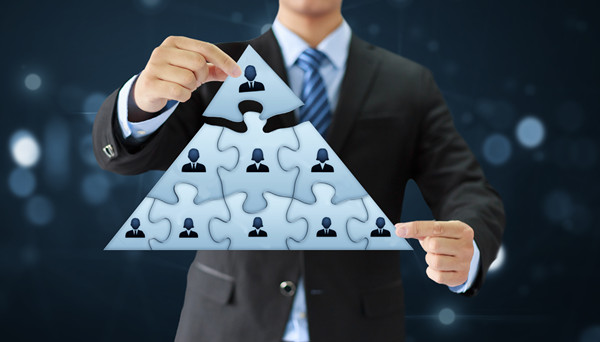 嚴(yán)格執(zhí)行經(jīng)營(yíng)方案，優(yōu)化資源配置，保障企業(yè)高效運(yùn)轉(zhuǎn)