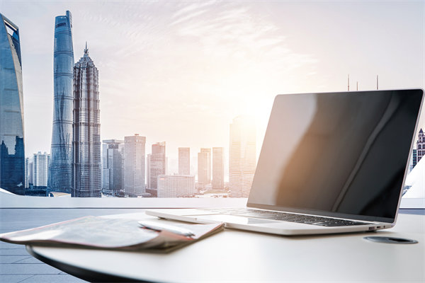 精心制定經(jīng)營(yíng)策略，確保企業(yè)穩(wěn)健發(fā)展，實(shí)現(xiàn)長(zhǎng)期盈利