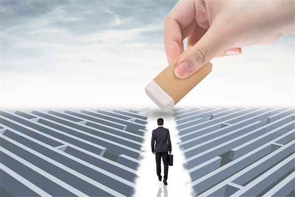 面對(duì)行業(yè)變革，企業(yè)如何重構(gòu)組織以適應(yīng)新市場(chǎng)環(huán)境？