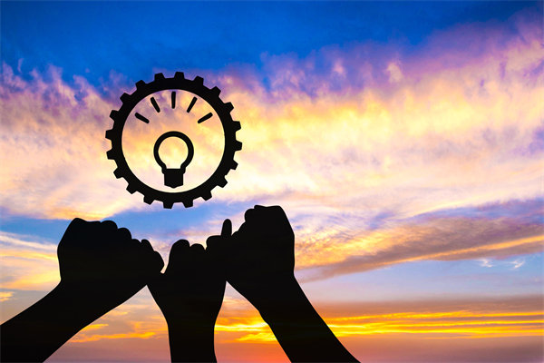 在全球化下，跨國(guó)企業(yè)如何規(guī)劃組織結(jié)構(gòu)與運(yùn)營(yíng)模式？