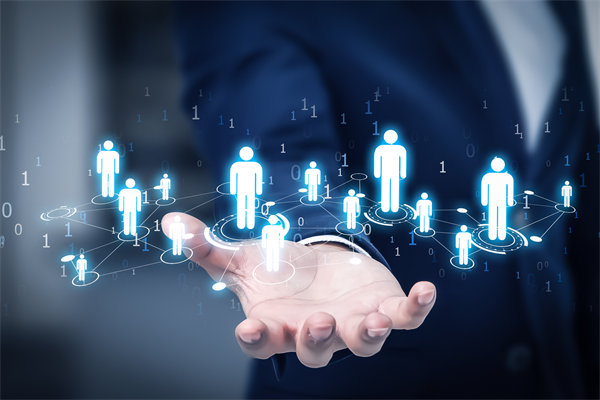 在變革中，如何有效管理組織內部的沖突與不確定性？