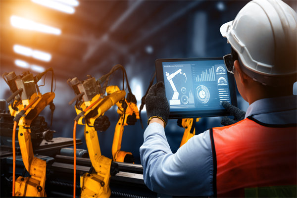 以科技創(chuàng)新驅動產業(yè)發(fā)展，傳統(tǒng)制造業(yè)如何數(shù)字化轉型？