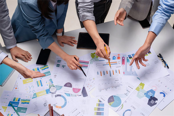 薪酬結(jié)構(gòu)如何設(shè)計(jì)，才能既吸引人才，又促進(jìn)內(nèi)部公平？