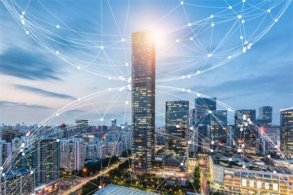 組織規(guī)劃中，如何確保戰(zhàn)略方向與市場(chǎng)需求一致？