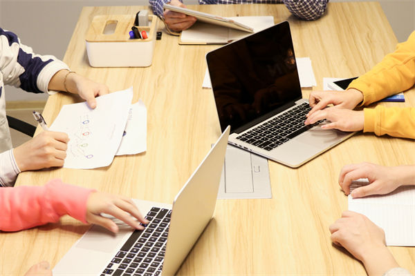 在員工培訓(xùn)上，企業(yè)應(yīng)如何投入，以獲得最大回報？