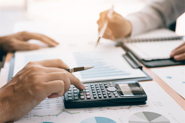 市場變化下，如何快速調(diào)整預(yù)算以抓住機(jī)遇？