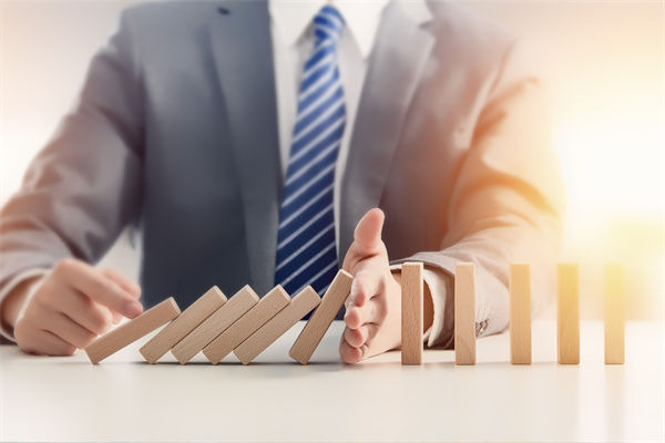 風險評估與應對：組織規劃中如何預見并減輕潛在問題？