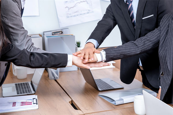 年度經營計劃如何與企業的長期戰略目標相銜接？