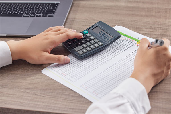 如何構建以預算為核心的企業文化，促進全員參與？