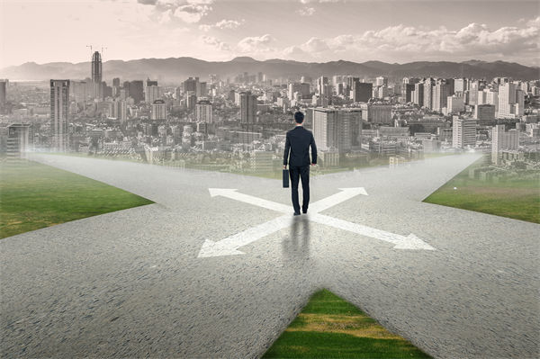 企業(yè)轉(zhuǎn)型遇阻，管理咨詢?nèi)绾尉珳?zhǔn)破局開辟新增長(zhǎng)路徑？