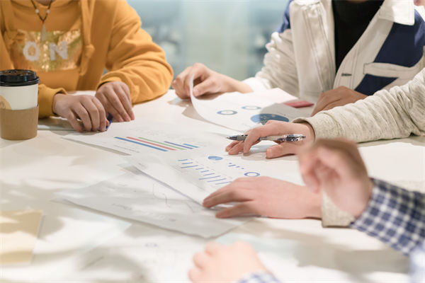 員工培訓無效、成長慢，人力資源管理怎樣定制高效方案？