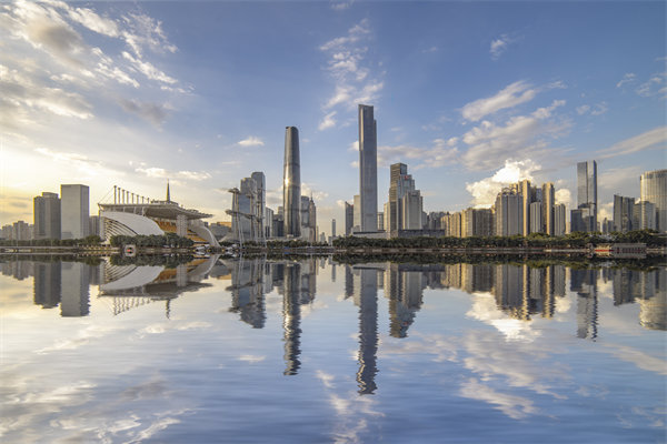 制造業(yè)庫(kù)存積壓嚴(yán)重卻仍斷貨，廣州供應(yīng)鏈咨詢公司如何調(diào)和產(chǎn)銷矛盾？