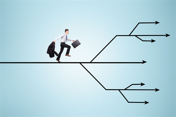 29歲女演員回應在餐廳當服務員，人力資源怎么看？