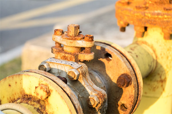 設備老化嚴重影響產能，制造業(yè)怎樣合理規(guī)劃設備更新？