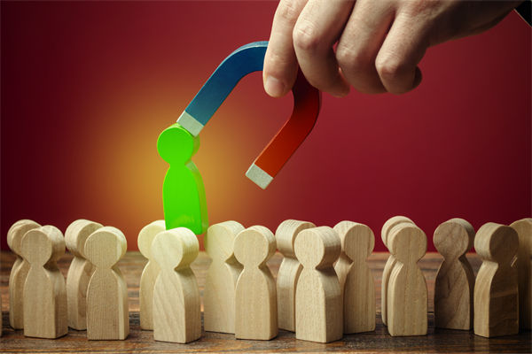 行業(yè)競爭陷入被動(dòng)，薪酬咨詢?nèi)绾五懺烊瞬盼Γ? /></a></div>
                    <div   id=