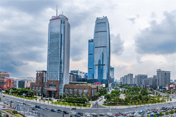 企業(yè)卡在增長(zhǎng)瓶頸管理老套，東莞管理咨詢能劈開新路嗎？