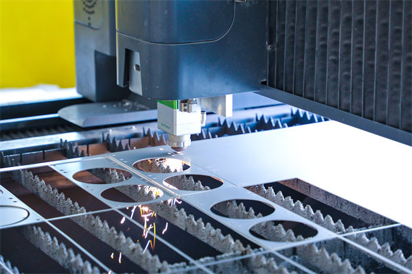 制造業管理咨詢公司，如何幫助企業應對市場波動？